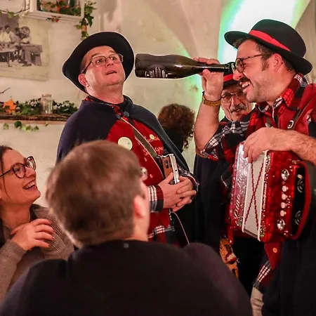 Quindici Alberi La Chioccia Serra deʼ Conti